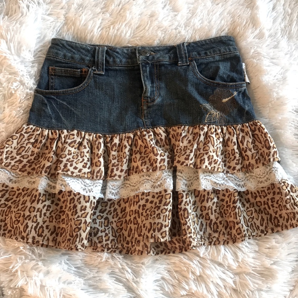 Beautiful cheetah Jean skirt!!❤️🌈